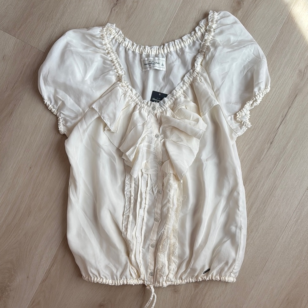 Abercrombie & Fitch Cream Blouse with Chic Design